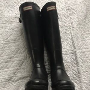 HUNTER boots (tall, matte black)